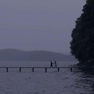 百度1个性感的脱衣舞
